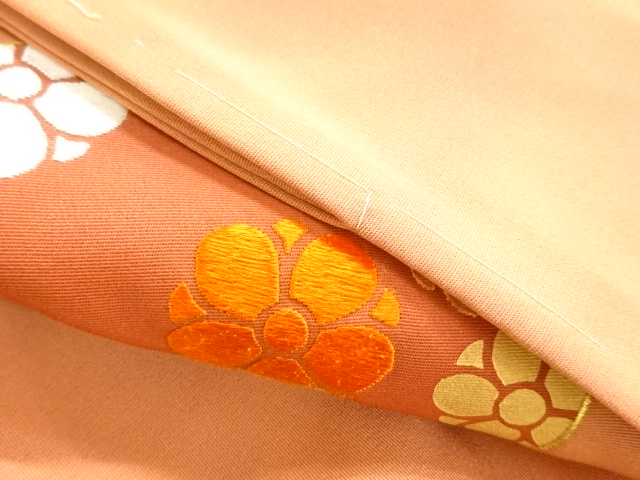  未使用品　花・箔散らし模様刺繍絵羽道行コート